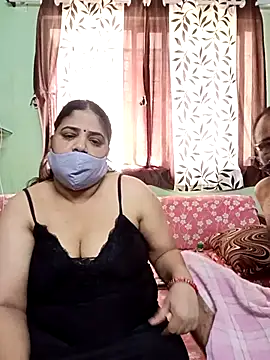 Snapshot of HoneyHush chatting on February 2026 06:02:02 AM HoneyHush online show from February 2026 06:02:02 AM