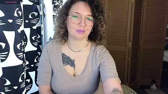 Snapshot of Ozalin_ chatting on May 2026 08:20:02 AM Ozalin online show from May 2026 08:20:02 AM