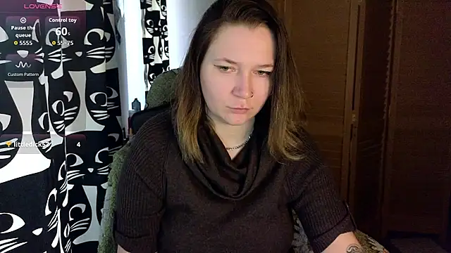 Snapshot of Ozalin_ chatting on May 2026 08:11:02 AM Ozalin online show from May 2026 08:11:02 AM