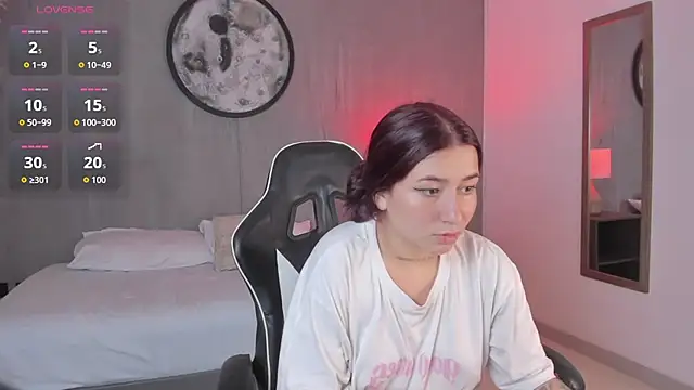 charlottee27  online show from March 2026 07:54:02 AM