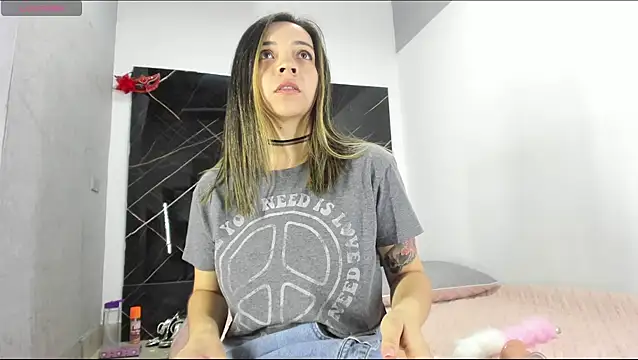 Snapshot of Ana-Spencer chatting on February 2026 11:07:01 AM Ana-Spencer online show from February 2026 11:07:01 AM