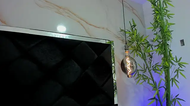 IrinaVoshh  online show from April 2026 05:40:02 PM