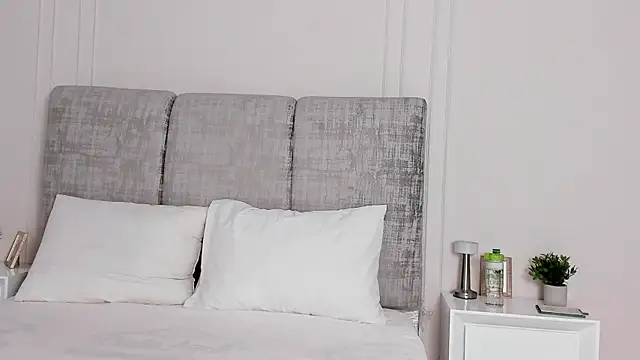 Snapshot of PenelopeSaenz_ chatting on February 2026 12:27:01 PM PenelopeSaenz online show from February 2026 12:27:01 PM