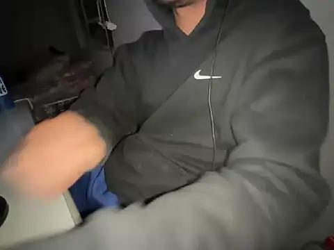 Snapshot of cerejadc chatting on April 2026 05:02:02 AM cerejadc online show from April 2026 05:02:02 AM