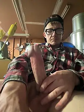 Snapshot of Daddybigdick123123 chatting on April 2026 04:17:01 AM Daddybigdick123123 online show from April 2026 04:17:01 AM