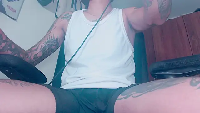 Snapshot of theskateboy chatting on July 2026 07:23:02 AM theskateboy online show from July 2026 07:23:02 AM