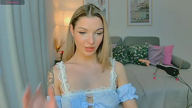 Snapshot of SinLuna_ chatting on April 2026 04:11:01 PM SinLuna online show from April 2026 04:11:01 PM