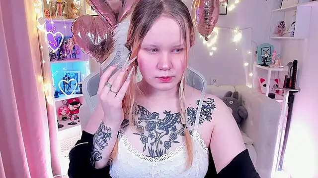 Snapshot of AnnieVibe chatting on February 2026 05:32:01 PM AnnieVibe online show from February 2026 05:32:01 PM