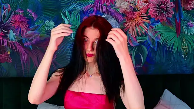 NicoleLuxe online show from July 2026 06:01:02 PM