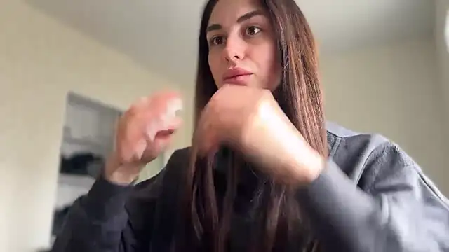 LiluMartiznir online show from March 2026 10:48:01 AM