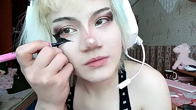 Snapshot of KathernSaulters chatting on March 2026 07:21:01 AM KathernSaulters online show from March 2026 07:21:01 AM