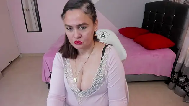 Snapshot of Hi__kitty_ chatting on February 2026 03:18:02 PM Hi kitty online show from February 2026 03:18:02 PM