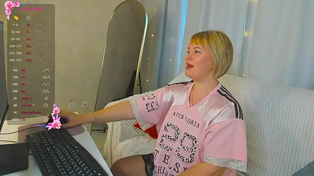 Snapshot of MaryClars chatting on February 2026 07:52:01 AM MaryClars online show from February 2026 07:52:01 AM