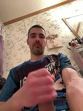 Snapshot of tommattsonn chatting on April 2026 04:13:01 PM tommattsonn online show from April 2026 04:13:01 PM