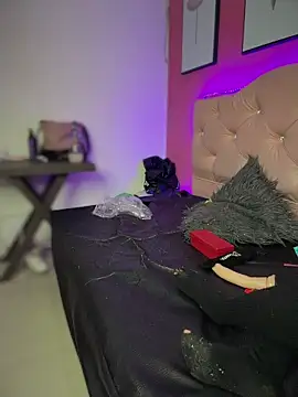 Snapshot of Karolaiin_LS chatting on February 2026 08:14:01 PM Karolaiin LS online show from February 2026 08:14:01 PM