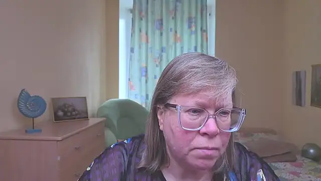 Snapshot of Emma_Eclipsee chatting on March 2026 10:32:01 AM Emma Eclipsee online show from March 2026 10:32:01 AM