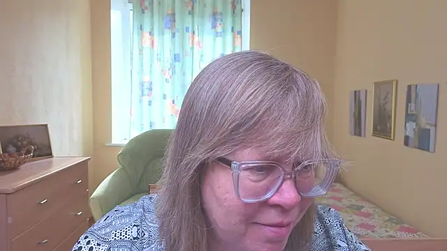 Snapshot of Emma_Eclipsee chatting on March 2026 11:46:02 AM Emma Eclipsee online show from March 2026 11:46:02 AM