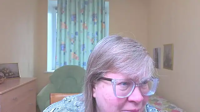 Snapshot of Emma_Eclipsee chatting on March 2026 11:58:01 AM Emma Eclipsee online show from March 2026 11:58:01 AM