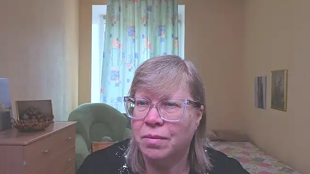 Snapshot of Emma_Eclipsee chatting on March 2026 11:59:02 AM Emma Eclipsee online show from March 2026 11:59:02 AM