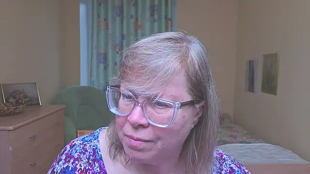 Snapshot of Emma_Eclipsee chatting on April 2026 10:49:02 AM Emma Eclipsee online show from April 2026 10:49:02 AM