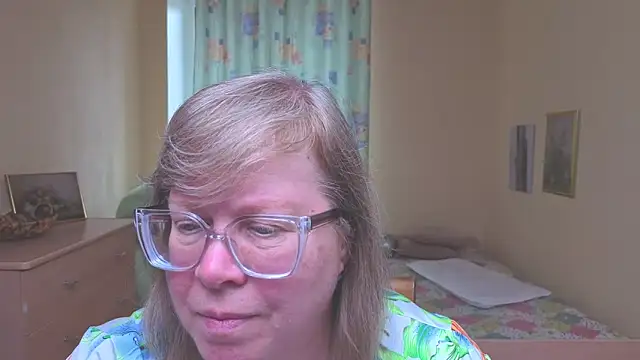 Snapshot of Emma_Eclipsee chatting on April 2026 11:08:01 AM Emma Eclipsee online show from April 2026 11:08:01 AM