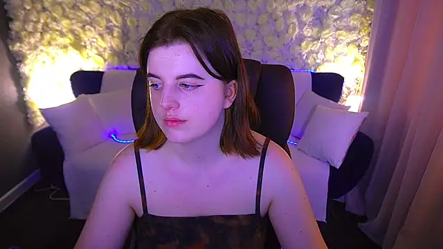 Snapshot of KristiFoxy chatting on May 2026 12:23:02 PM KristiFoxy online show from May 2026 12:23:02 PM