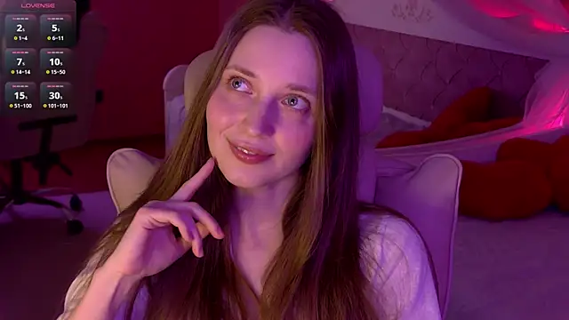 Snapshot of EmmaSagge chatting on May 2026 06:43:01 AM EmmaSagge online show from May 2026 06:43:01 AM