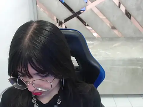 elizabeth t  online show from February 2026 12:43:02 PM