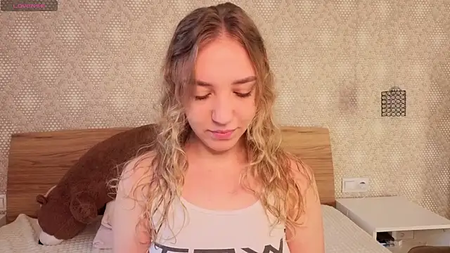 Snapshot of alice_charm_ chatting on June 2026 07:29:02 AM alice charm online show from June 2026 07:29:02 AM