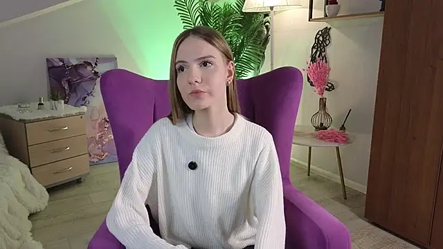 Snapshot of FranciscaGaring chatting on February 2026 09:48:01 AM FranciscaGaring online show from February 2026 09:48:01 AM