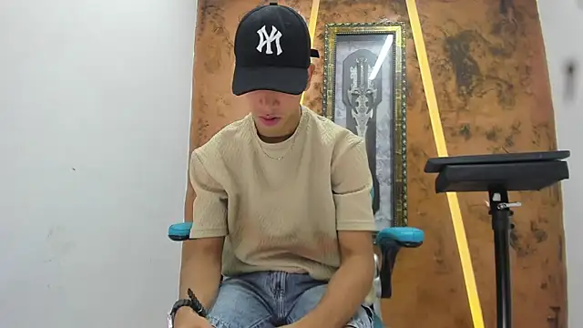 David Bigcock20 online show from February 2026 08:27:01 PM