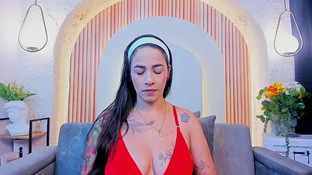 violet scott  online show from March 2026 10:15:02 AM