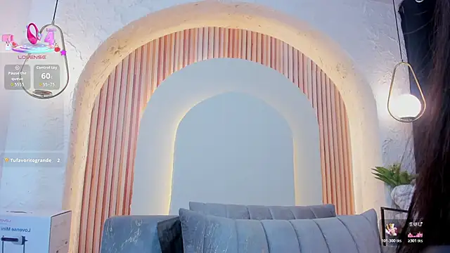 violet scott  online show from April 2026 10:20:02 AM