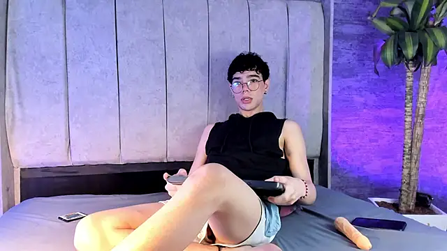 Snapshot of Elbombondelcircuit chatting on February 2026 07:57:02 PM Elbombondelcircuit online show from February 2026 07:57:02 PM