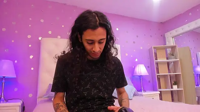 Goldentemptation  online show from February 2026 08:04:02 PM