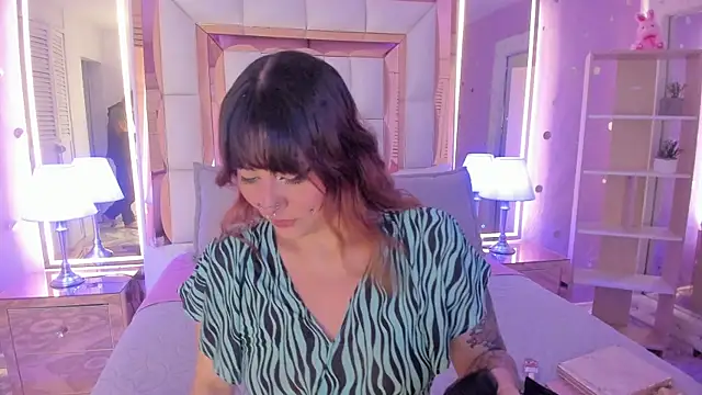 Goldentemptation  online show from July 2026 07:53:01 PM