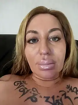 MiaMooly online show from January 2026 04:45:02 PM