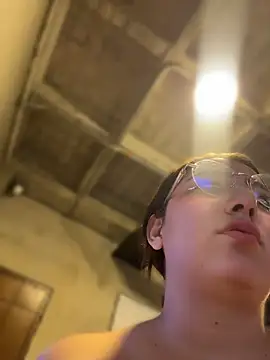 Arya    online show from April 2026 09:50:02 PM