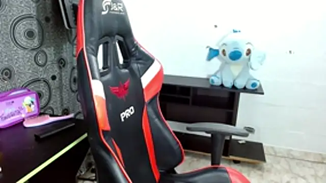 Snapshot of ladycharlottex chatting on April 2026 12:22:02 AM ladycharlottex online show from April 2026 12:22:02 AM