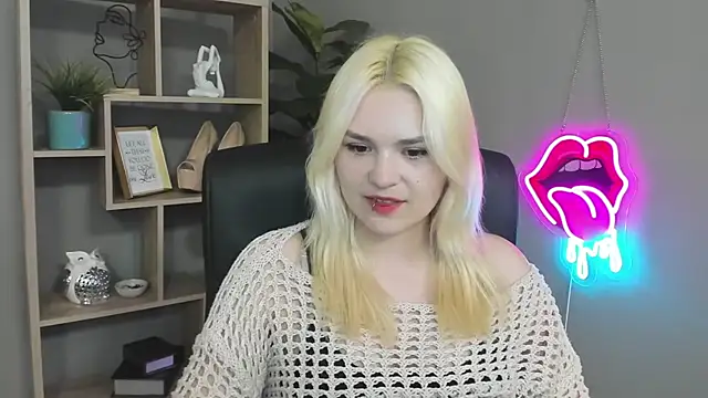 Snapshot of SweetLilyxo chatting on May 2026 06:30:01 AM SweetLilyxo online show from May 2026 06:30:01 AM