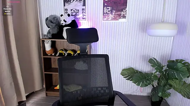 Laukyubey1 online show from April 2026 08:25:02 PM