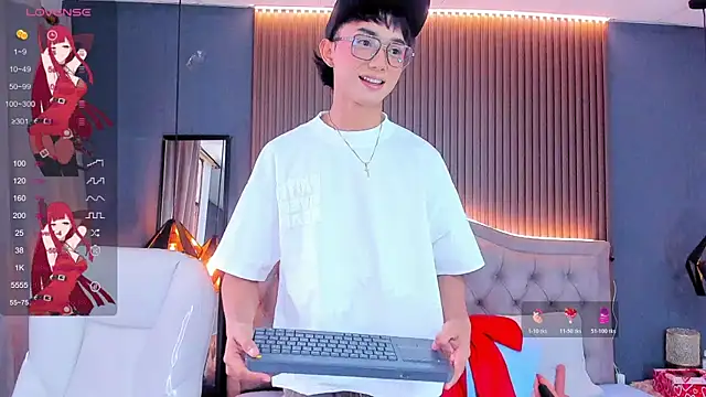 Snapshot of Noa_03 chatting on June 2026 06:18:02 PM Noa 03 online show from June 2026 06:18:02 PM