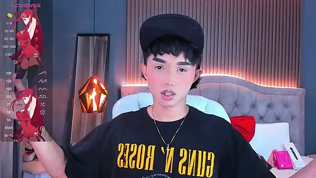 Snapshot of Noa_03 chatting on June 2026 06:10:01 PM Noa 03 online show from June 2026 06:10:01 PM