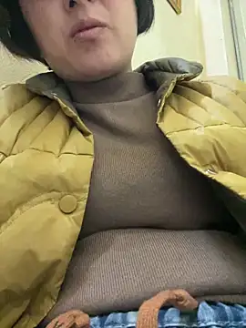 Snapshot of Anna-222 chatting on February 2026 02:43:02 PM Anna-222 online show from February 2026 02:43:02 PM