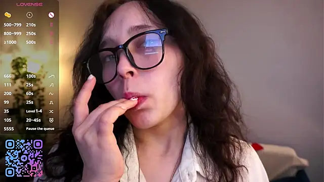 HannaHayles online show from April 2026 01:42:02 AM