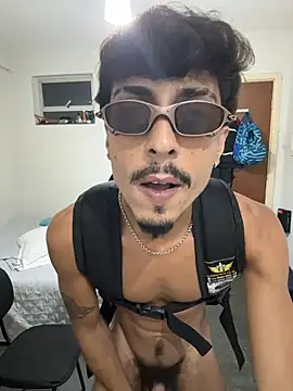 Snapshot of ActingSubunit chatting on April 2026 01:06:02 AM ActingSubunit online show from April 2026 01:06:02 AM