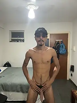 Snapshot of ActingSubunit chatting on April 2026 12:00:01 AM ActingSubunit online show from April 2026 12:00:01 AM