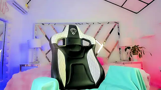 thanier 18 online show from April 2026 09:39:33 PM