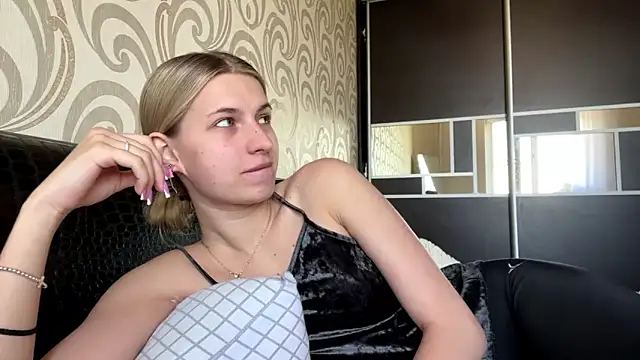 JeneeEady online show from June 2026 06:08:01 AM