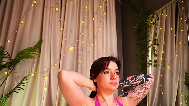 Snapshot of SinfulMoves chatting on February 2026 02:10:01 PM SinfulMoves online show from February 2026 02:10:01 PM